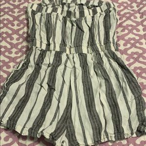 cute striped strapless romper!:)